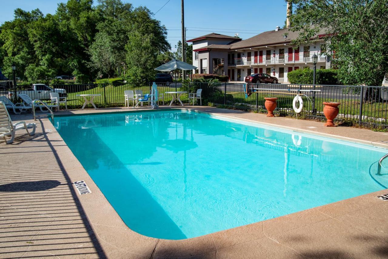 Red Roof Inn Tallahassee East Dış mekan fotoğraf